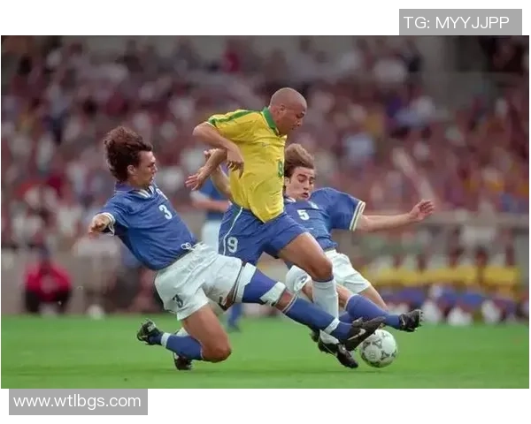 世界杯足球明星风采与赛场表现全解析