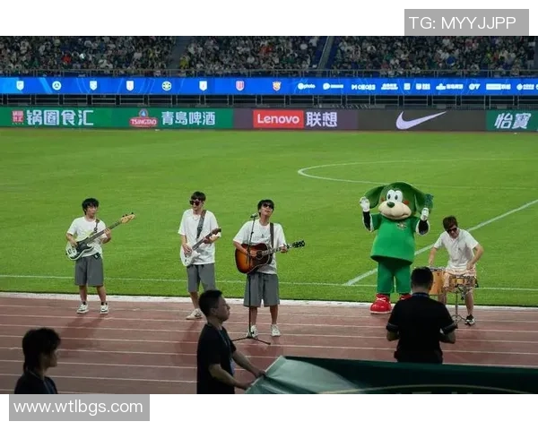 从足球星星时代看绿茵文化的演变与当代球迷精神传承