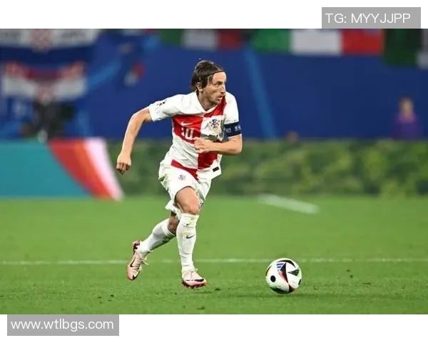 克罗地亚足球巨星莫德里奇如何带领球队书写新时代辉煌篇章