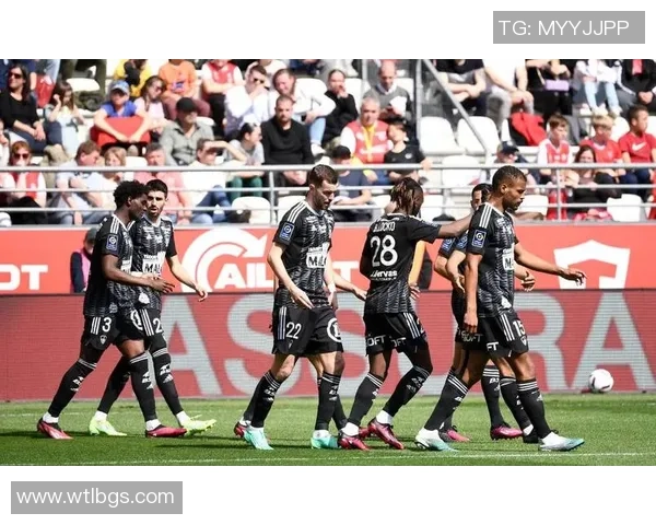 博卡青年足球明星卡:探索历史传奇与未来巨星的跨越时空之旅 博卡青年足球明星卡:探索历史传奇与未来巨星的跨越时空之旅