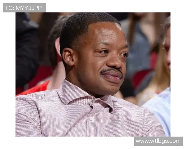 昔日绿茵传奇退役后身材大变 变胖现象引发球迷热议 昔日绿茵传奇退役后身材大变 变胖现象引发球迷热议