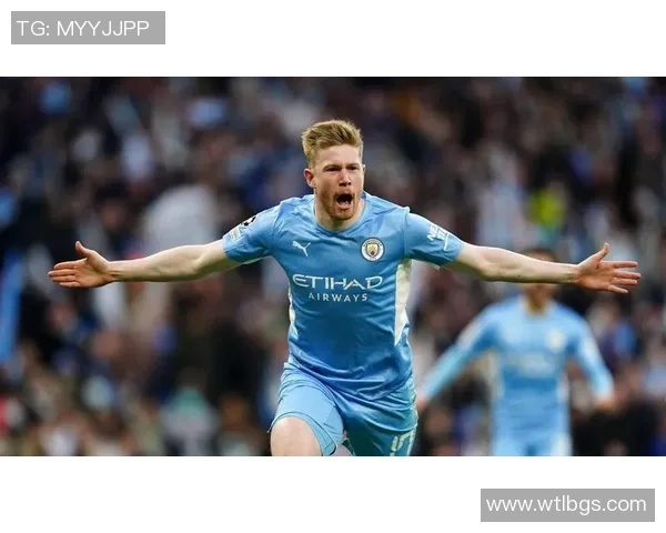 足球巨星头缠绷带奋勇拼搏展现不屈精神赢得全场掌声 足球巨星头缠绷带奋勇拼搏展现不屈精神赢得全场掌声